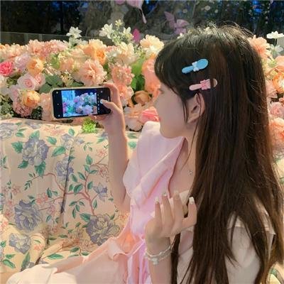 芙烈达·卡萝的自画像 海报